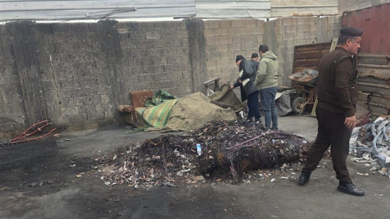 صور لعملية امنية من داخل "كور الصهر".. من هنا يتم تسميم أجواء بغداد