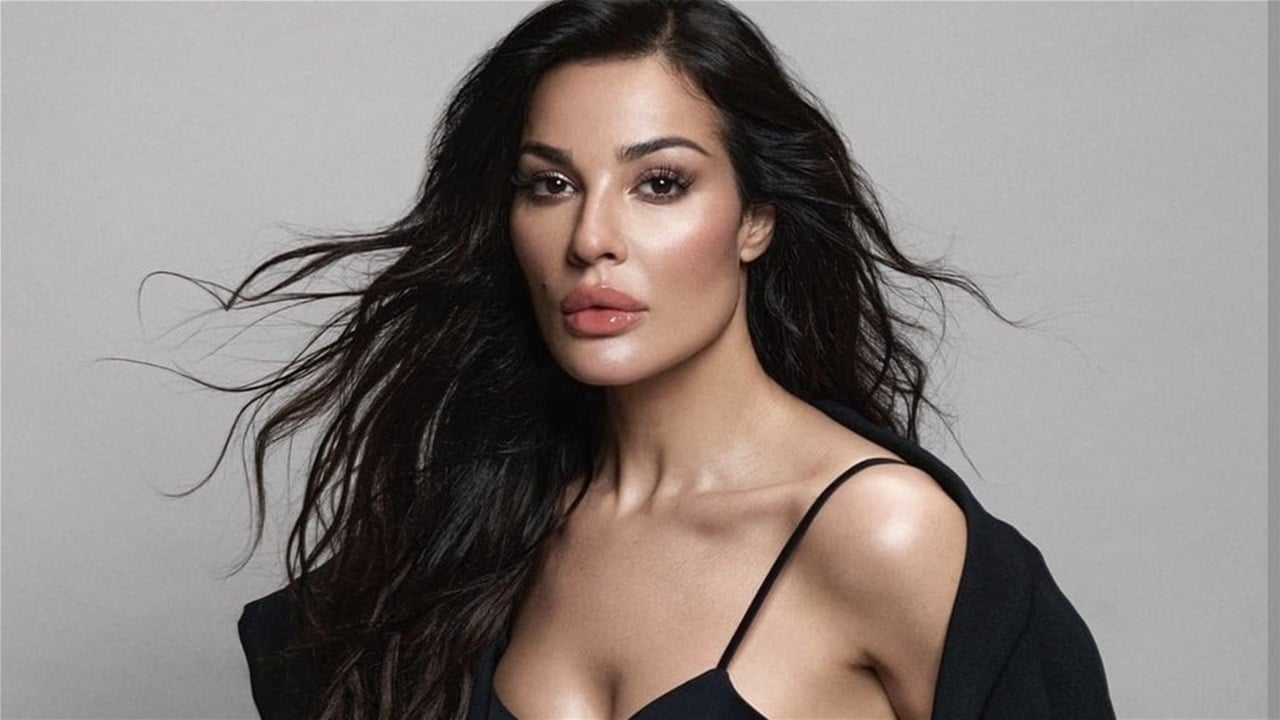 بالأسود.. نادين نسيب تخطف الأنظار بإطلالة جريئة (صور)   