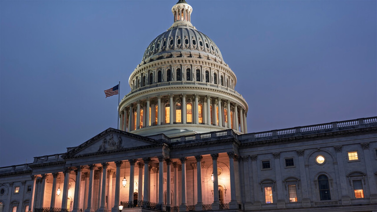 الشيوخ الأمريكي يصوت لصالح إلغاء عقوبات قانون قيصر عن سوريا