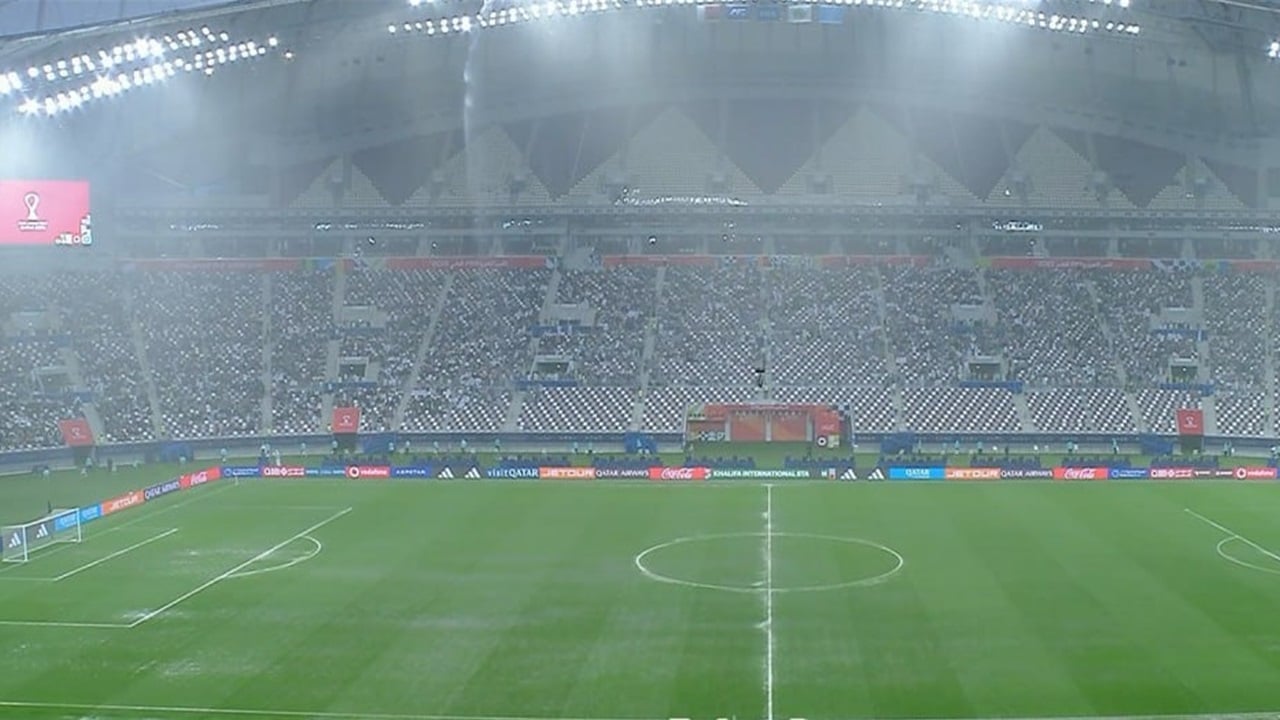كأس العرب.. تأجيل الشوط الثاني لمباراة الامارات والسعودية بسبب الأمطار (فيديو)