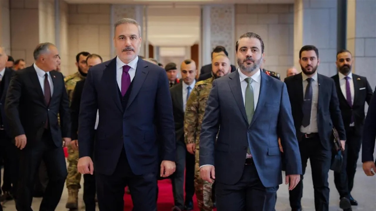 سوريا وتركيا تؤكدان على تنفيذ اتفاق "10 مارس"