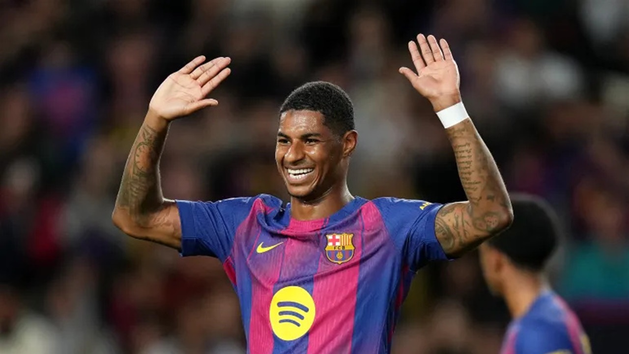 راشفورد يكشف قراره النهائي بشأن الاستمرار مع برشلونة