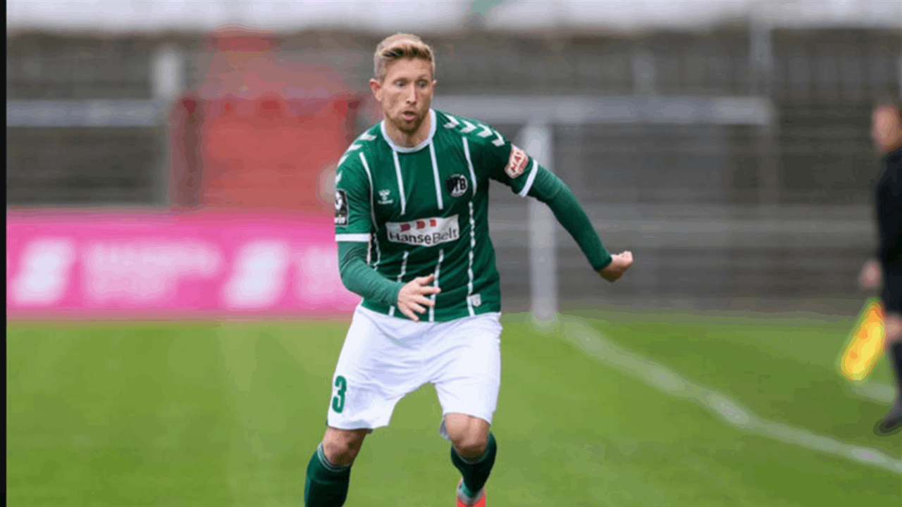 وفاة مدافع هامبورغ في حادث مأساوي