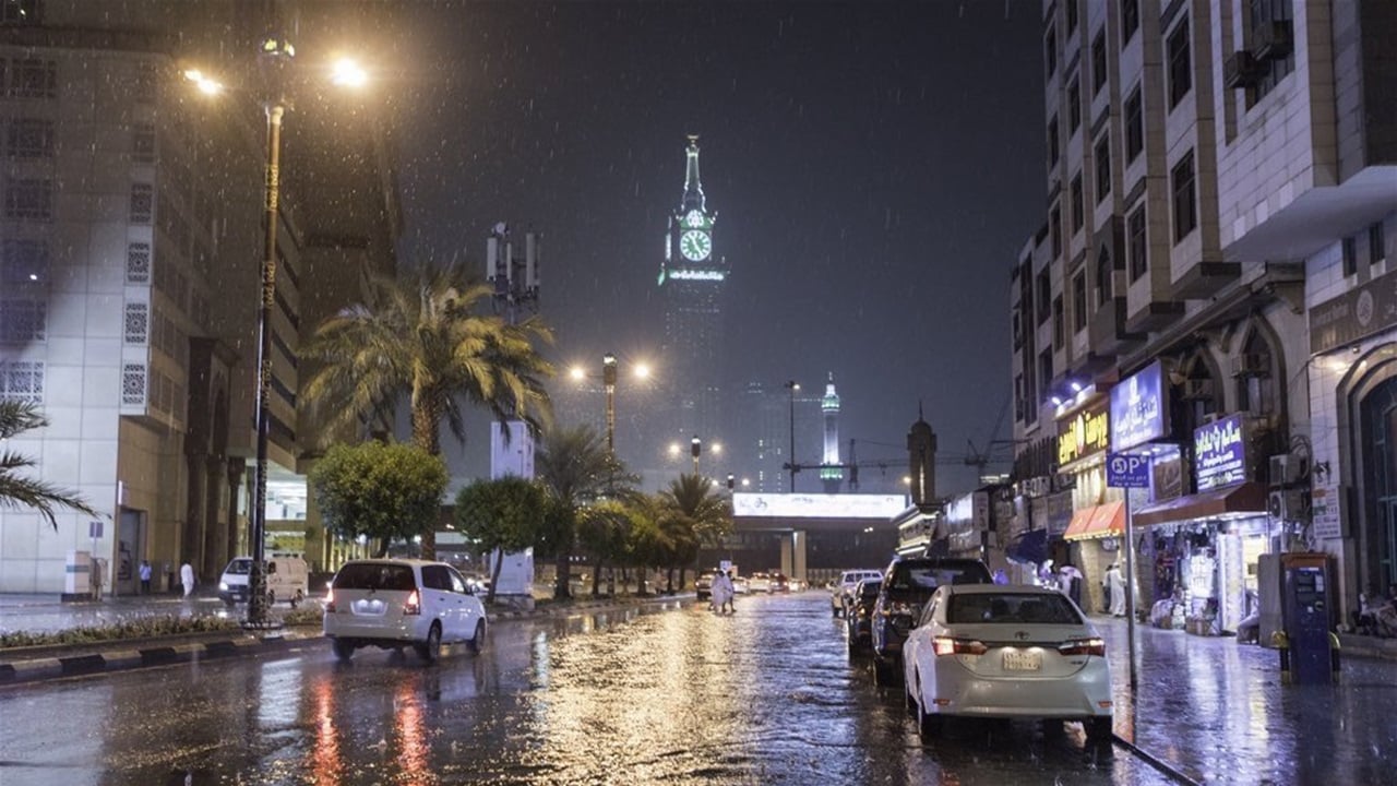 ابتداءً من الغد.. موجة أمطار وثلوج وضباب تباغت العراق 