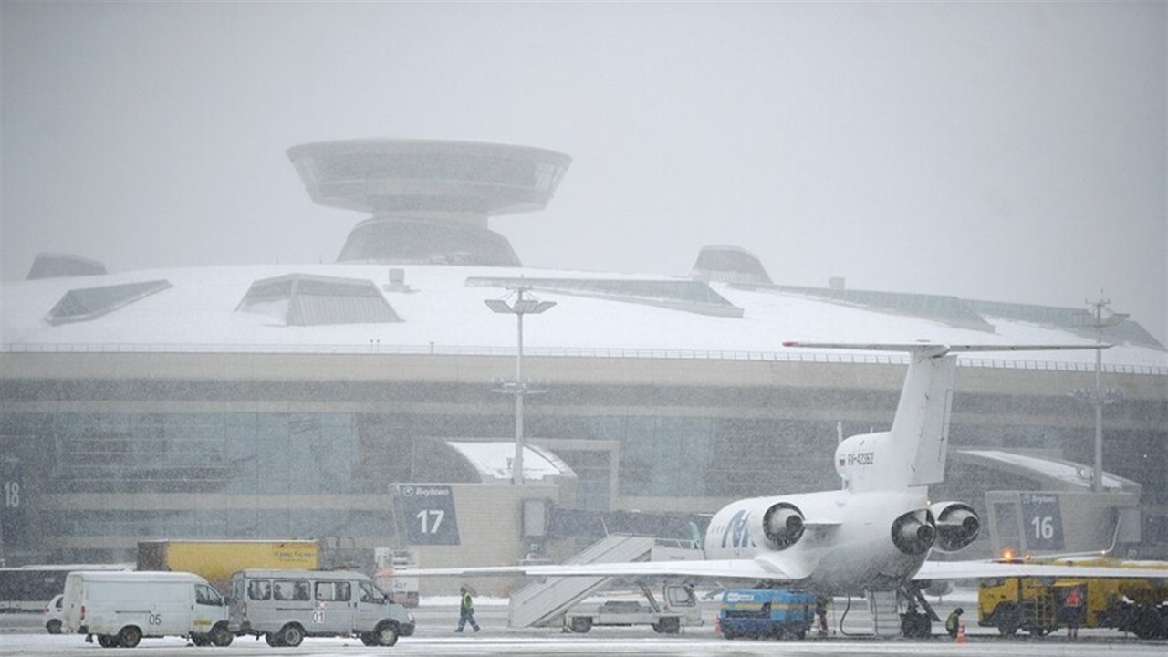 العواصف الثلجية تؤخر 50 رحلة جوية في مطارات موسكو