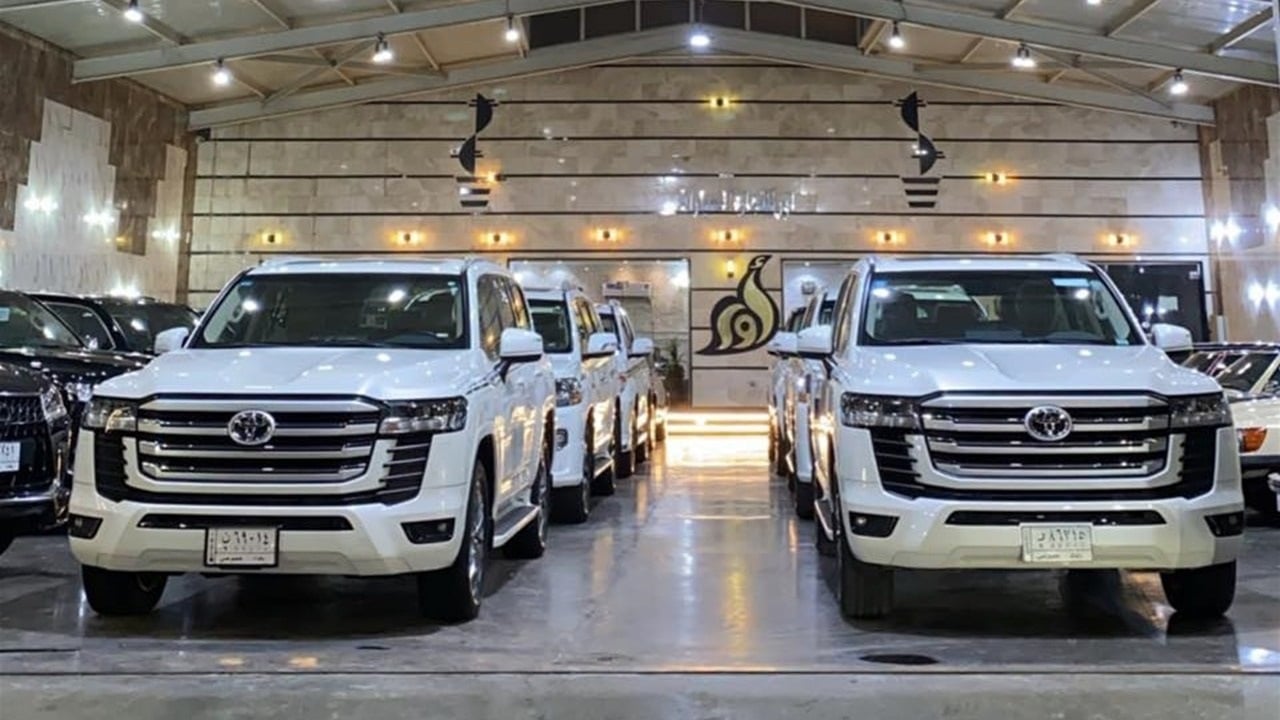 تجار سيارات يوجهون مناشدات: الوكلاء يشنون حربا وتعرفة السيارات الهجينة ارتفعت لـ15 بالمئة