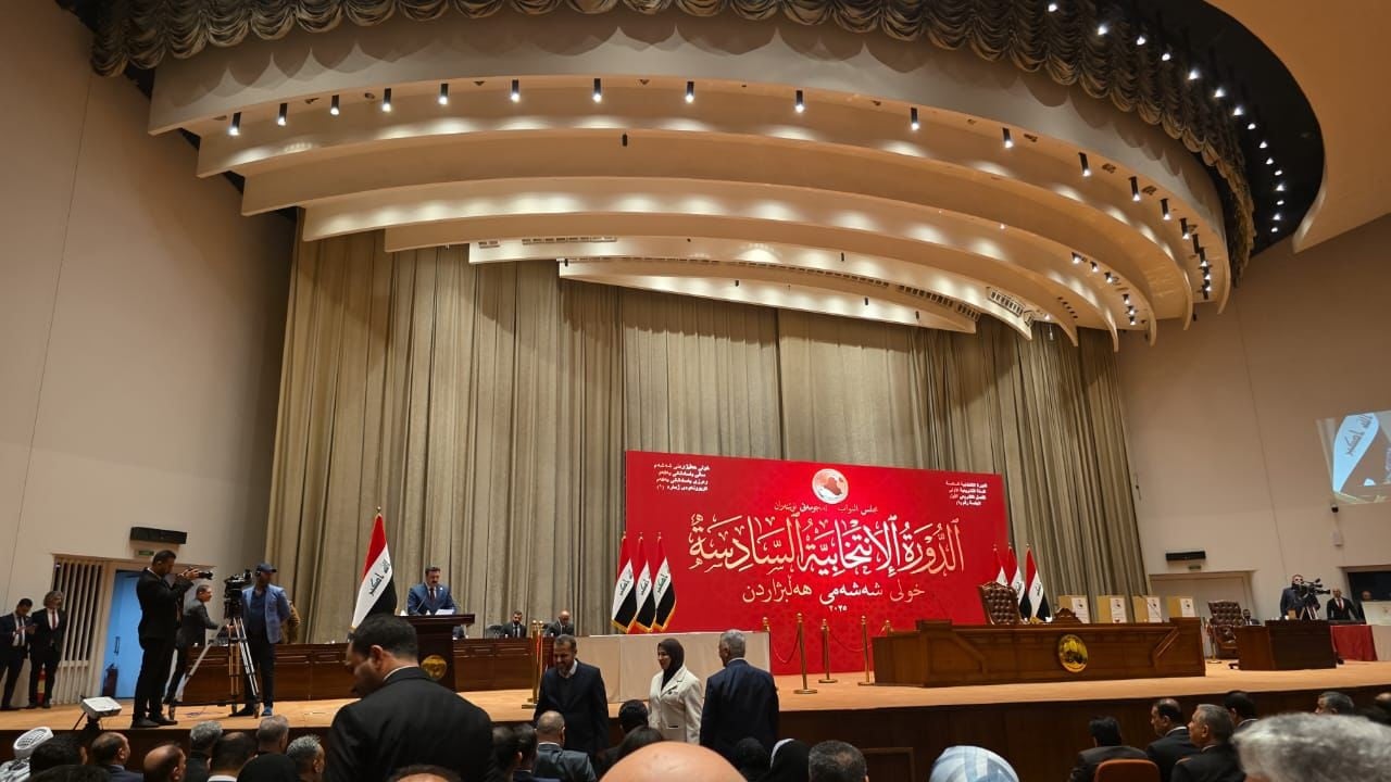 رئيس السن يغلق باب الترشيح لانتخاب رئيس مجلس النواب