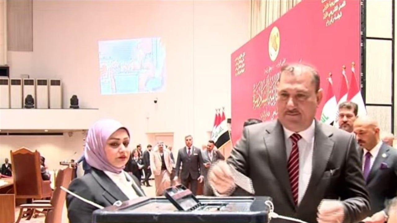 انتهاء عملية التصويت لانتخاب النائب الاول لرئيس البرلمان.. وانطلاق عملية العد والفرز