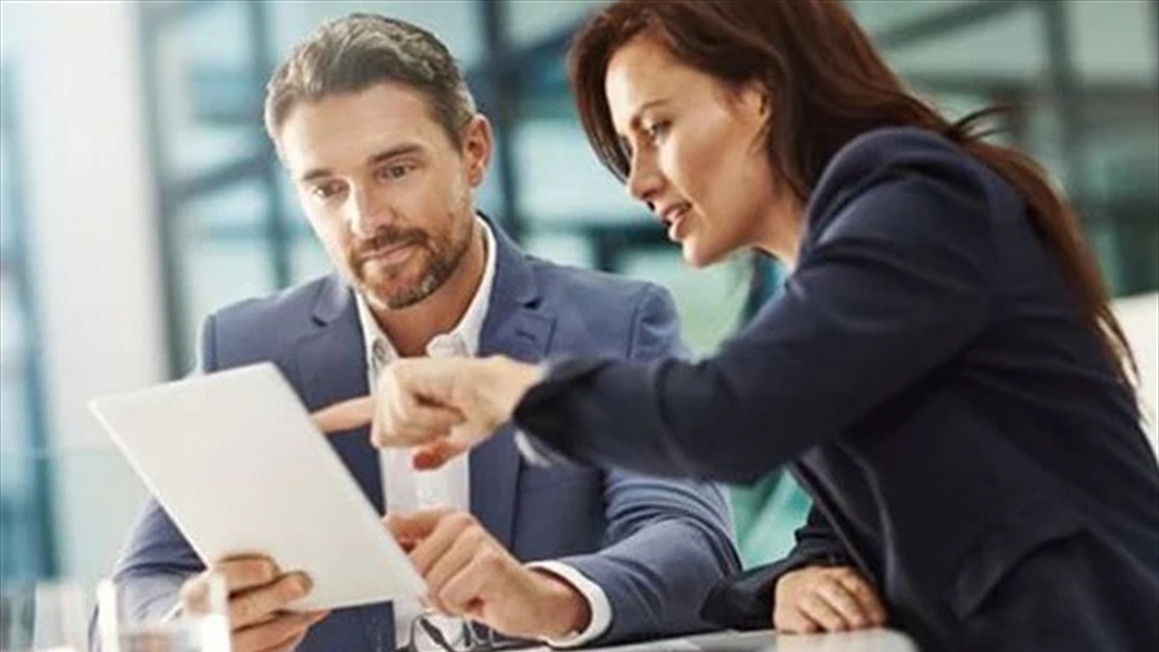 توقعات الأبراج ليوم 4 كانون الثاني: حذر مهني وقرارات عاطفية دقيقة