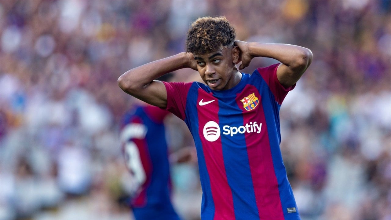 لامين يامال يغيب ويثير الذعر في برشلونة