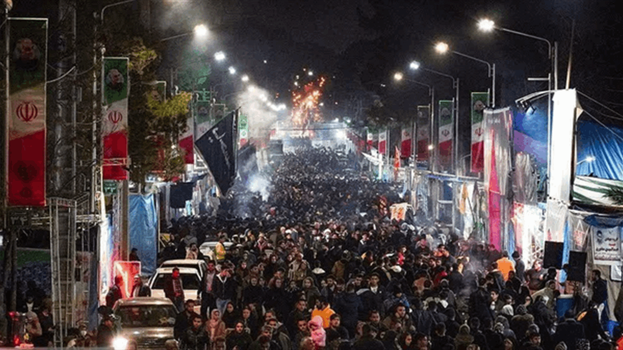 من ايران ودول اخرى.. نصف مليون شخص شاركوا بمسيرة "ذكرى استشهاد سليماني" في مقبرة كرمان