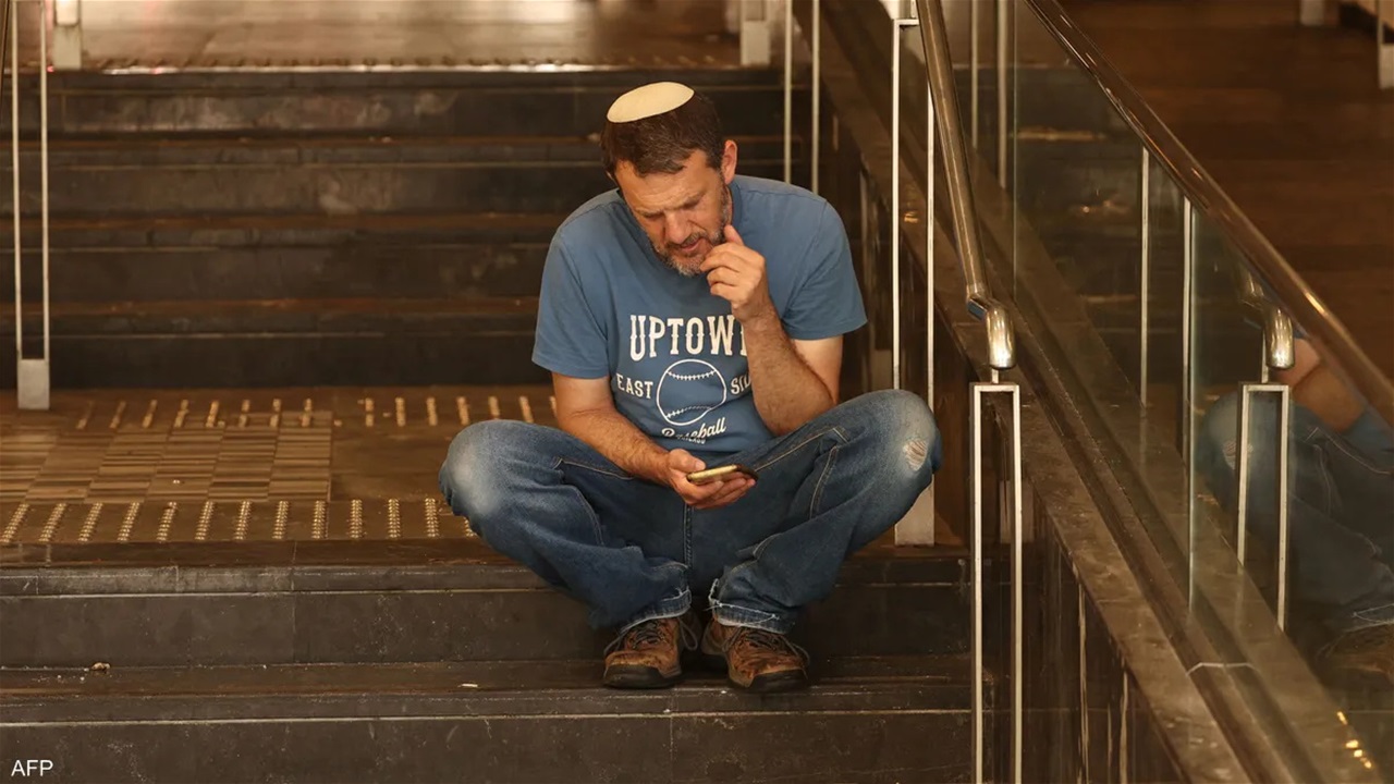 "رسائل رعب" تقلق الإسرائيليين.. تهديدات مباشرة ومعلومات حساسة