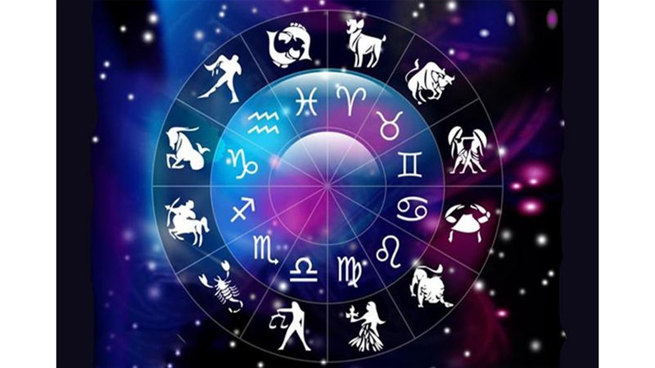 فرص مهنية وتحذيرات عاطفية.. ماذا تقول الأبراج اليوم للجدي والدلو والحوت؟