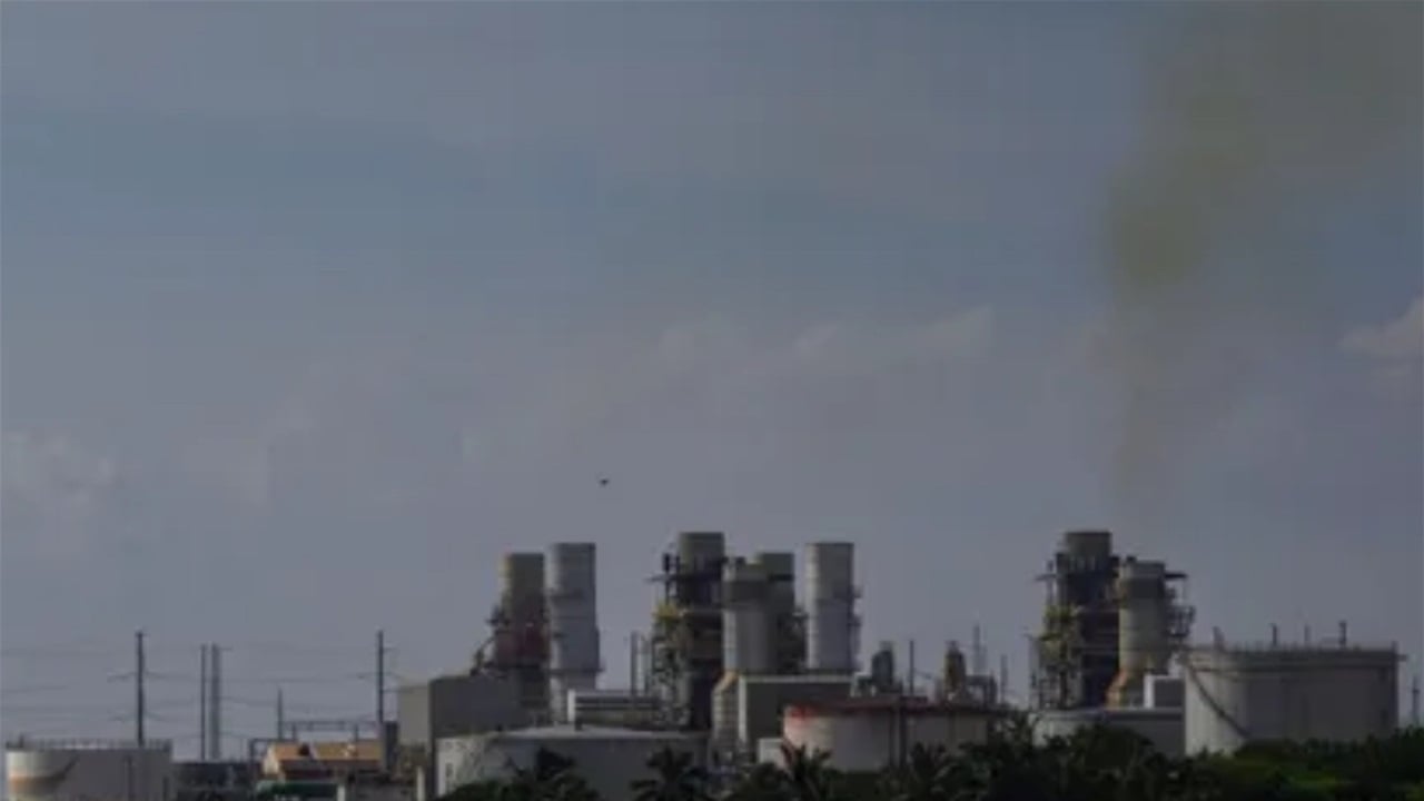 ترامب يعلن "استعادة" النفط الفنزويلي: شحنات بقيمة 4 مليارات وتكرير 50 مليون برميل!