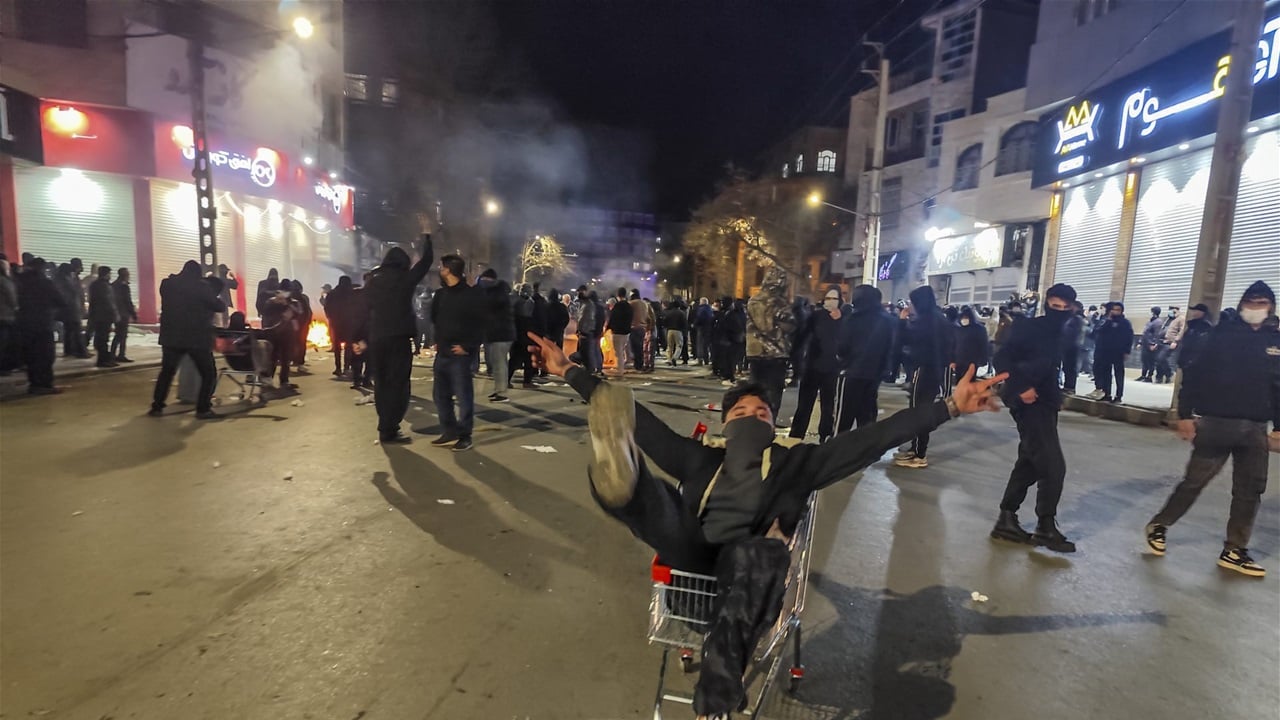 واشنطن تنفي صلتها باحتجاجات ايران.. وتتحدث عن "تحديات جسيمة" في الداخل الايراني