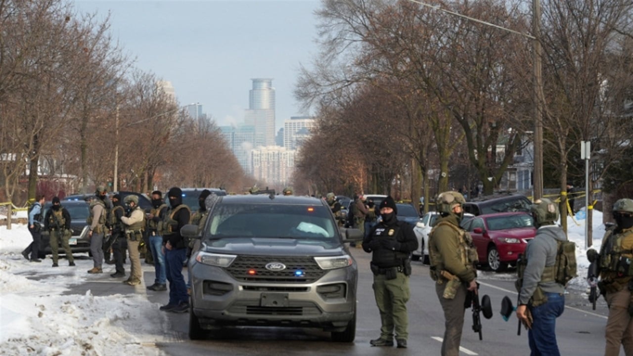 أمريكا.. نائب ترامب يبرر مقتل امرأة بذريعة الدفاع عن النفس