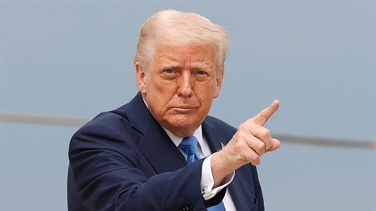 ترامب يعلن "عقوبة" لمن يتعامل مع ايران "تجاريًا"