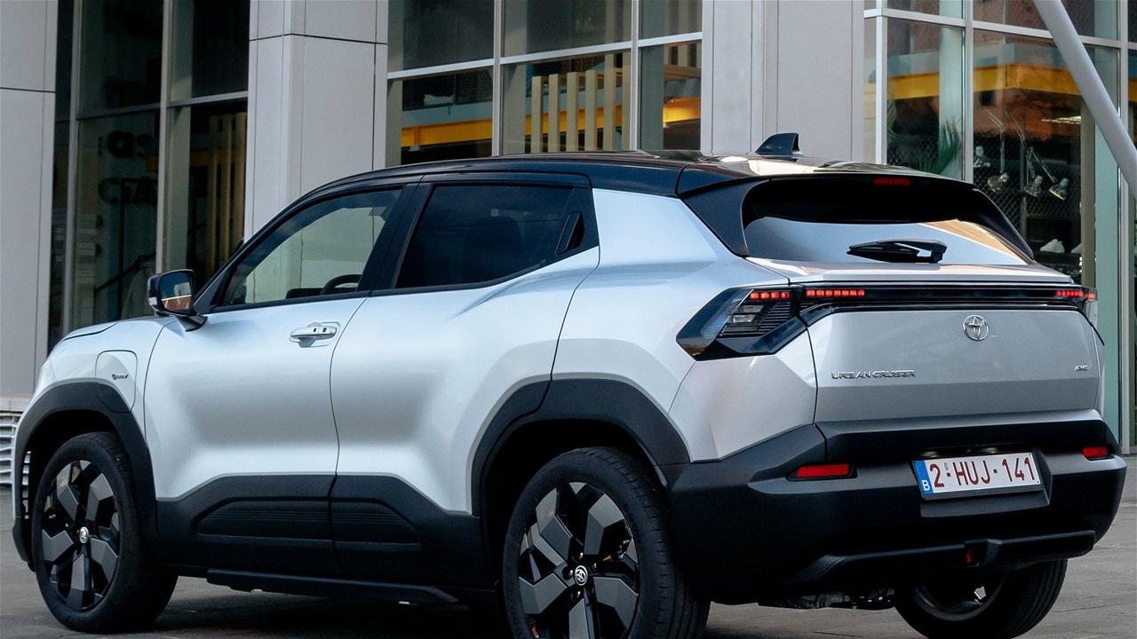 تويوتا اوربان كروزر: SUV كهربائية جديدة.. لكن أين الابتكار يا تويوتا؟