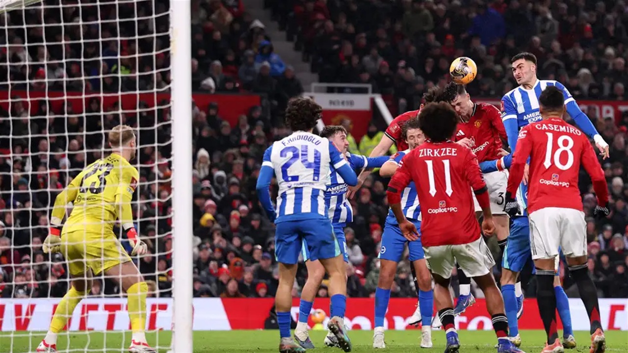 مانشستر يونايتد يلجأ الى السعودية لتعويض خسائره