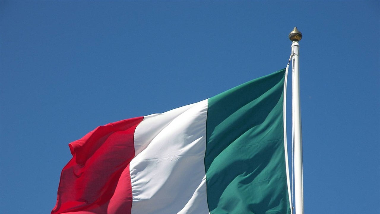 دولة أوروبية تدعو مواطنيها إلى مغادرة إيران فورا