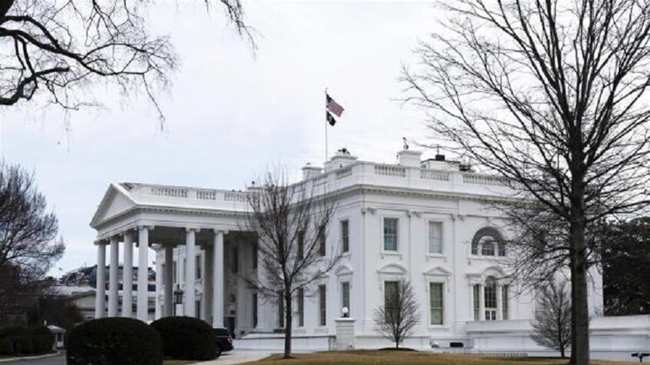 البيت الأبيض: لا أحد يعرف ما سيفعله ترامب بشأن إيران