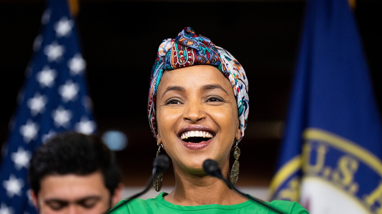 ترامب يشن هجوما حادا على "إلهان عمر"