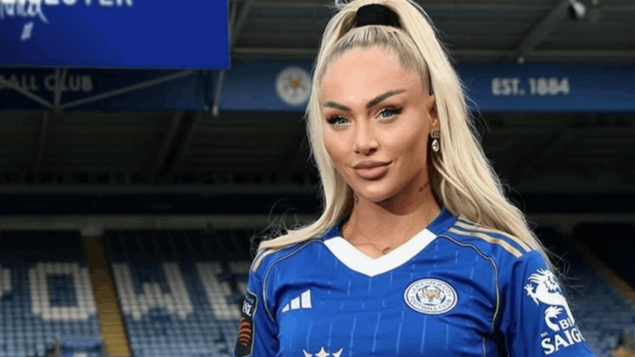 أجمل لاعبة كرة قدم في العالم تعلن عن ناديها الجديد