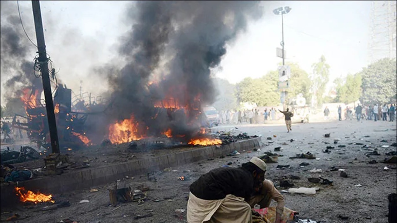 باكستان.. ارتفاع ضحايا تفجير انتحاري داخل حفل زفاف الى 7 قتلى (فيديو)
