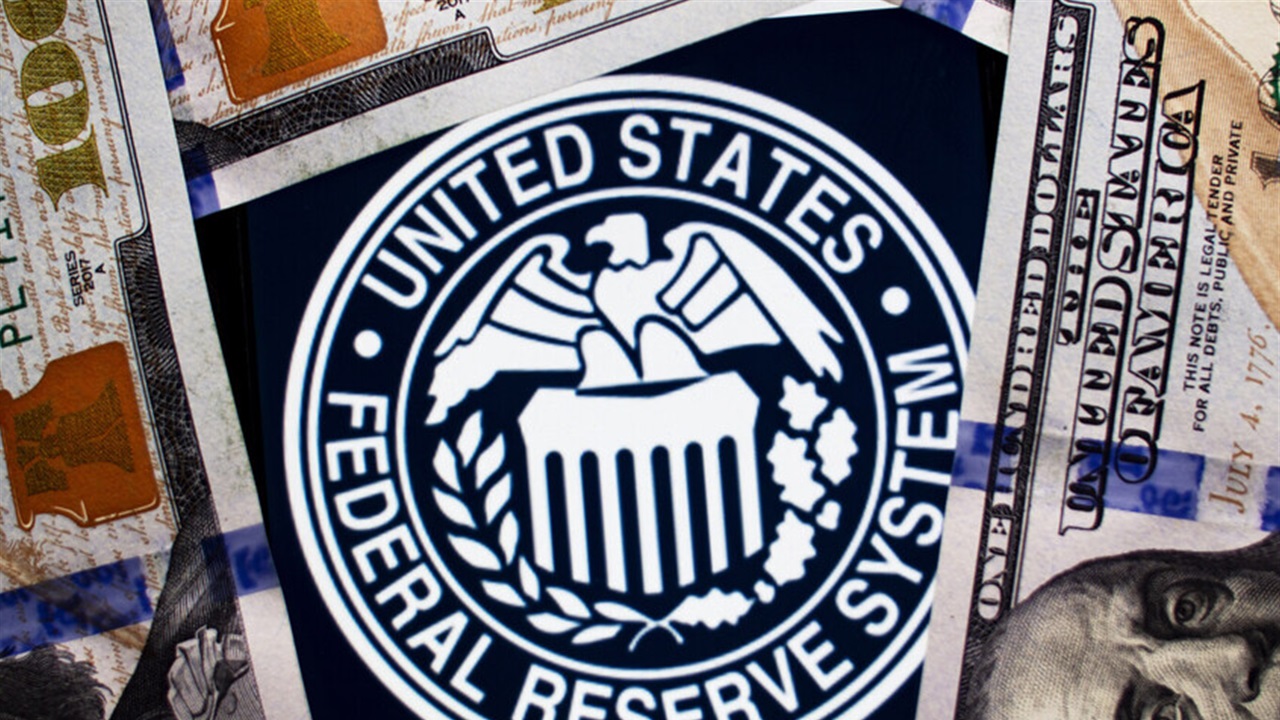 الاحتياطي الفدرالي الأمريكي يثبت الفائدة دون تغيير