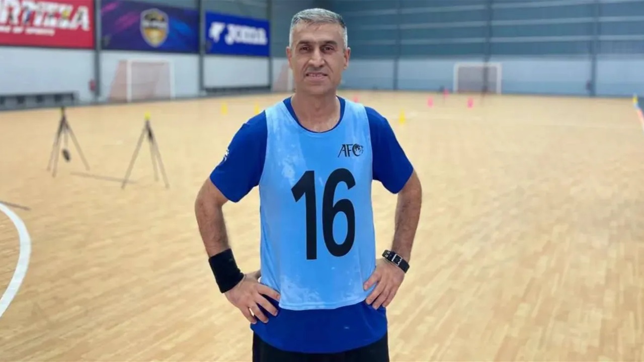 صافرة عراقية في قمة آسيوية.. هاوكار سالار يقود مباراة اليابان وطاجيكستان للصالات