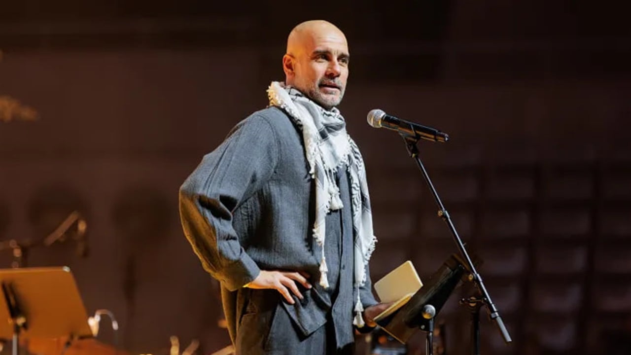 "العالم تركهم وحدهم".. غوارديولا بالكوفية الفلسطينية يُلهب منصات التواصل