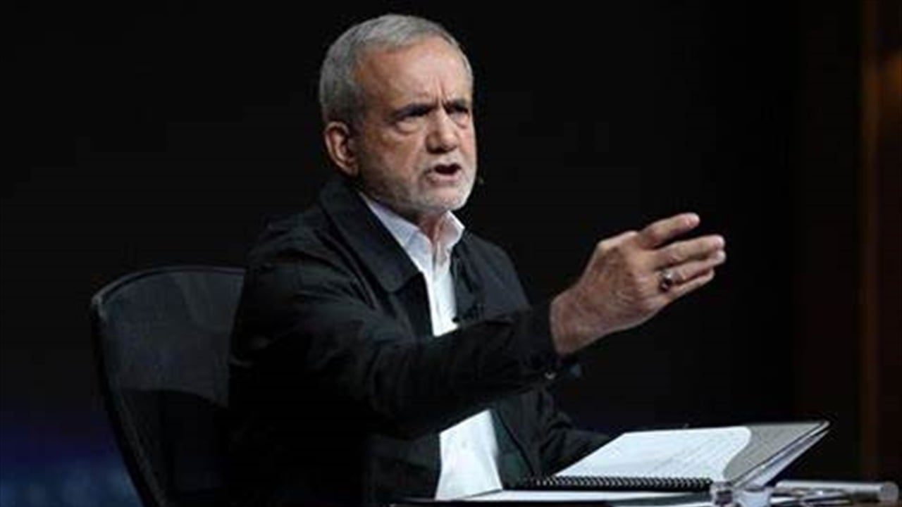 الرئيس الإيراني: العدو يسعى لتحويل الاحتجاجات إلى حرب أهلية