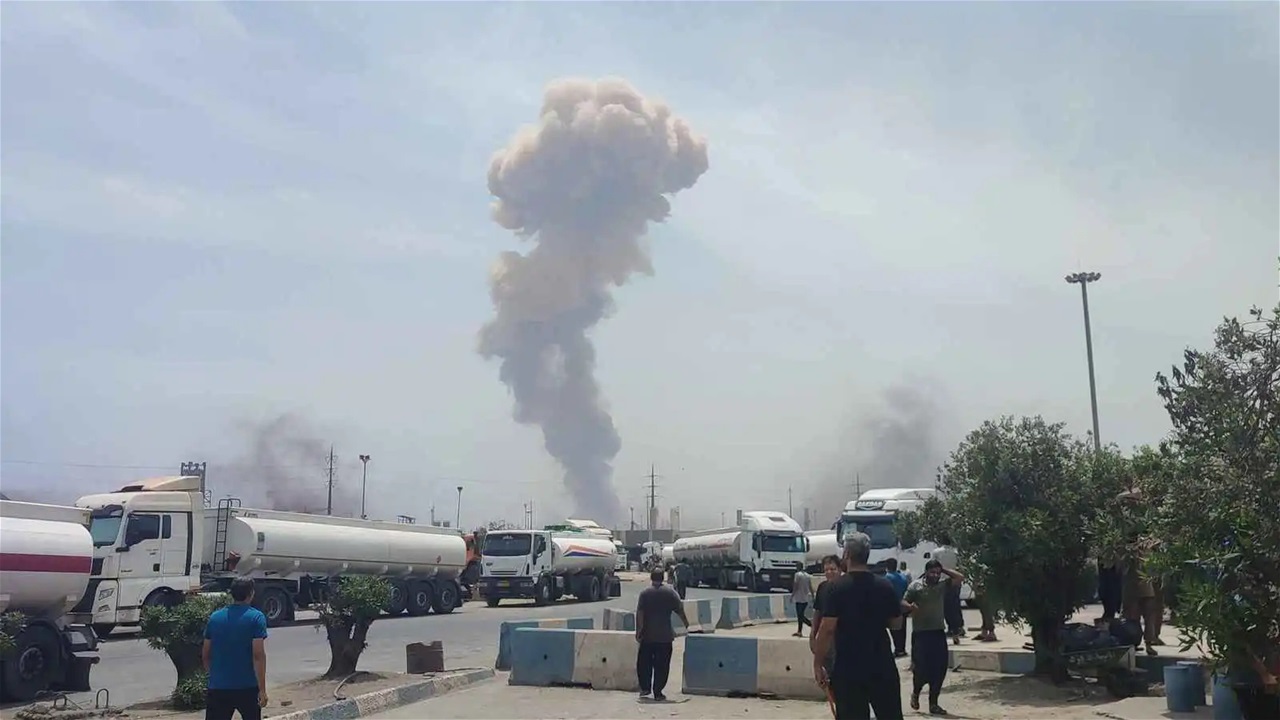 "إسرائيل" تنفي تورطها بانفجار ايران