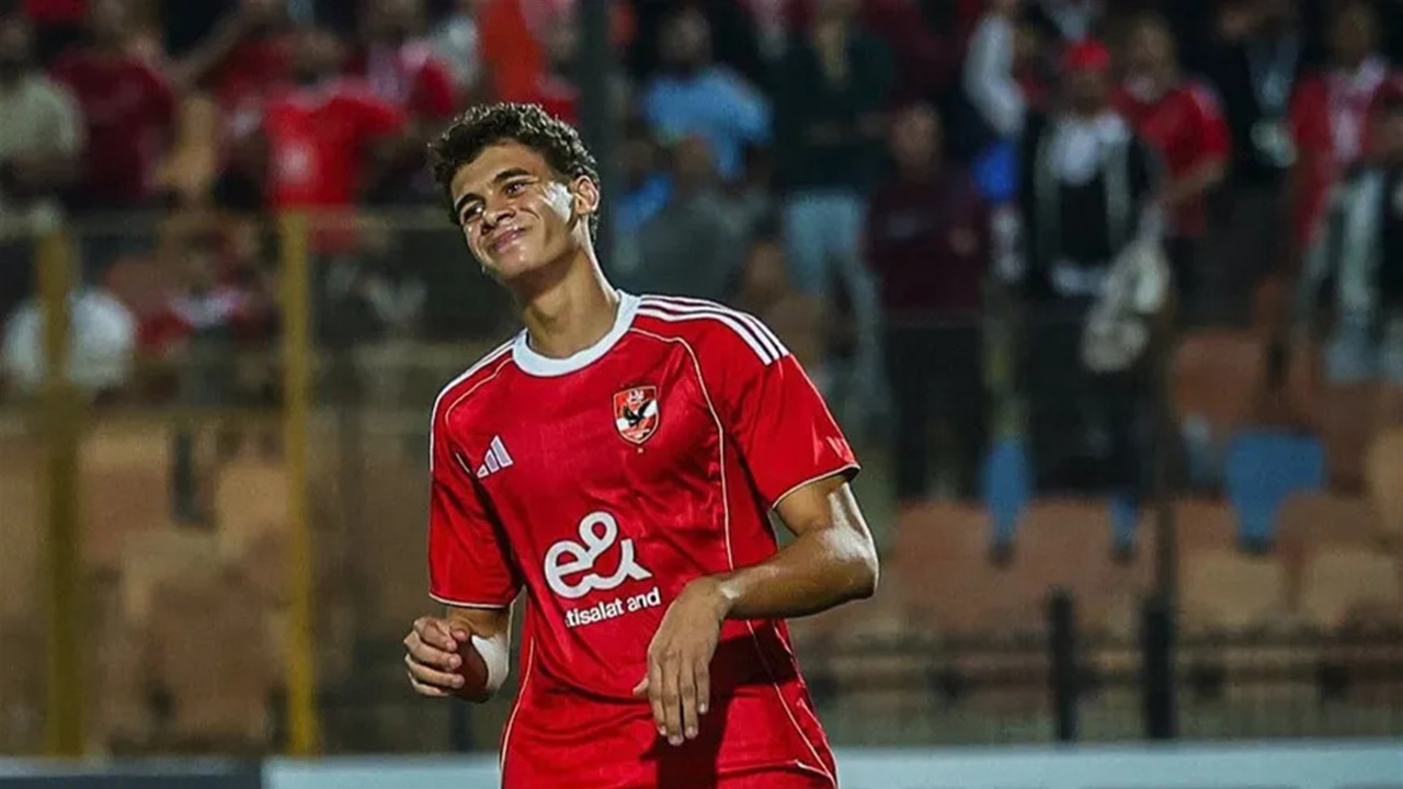 نجم عربي يصل برشلونة لانضمامه للنادي الكاتالوني