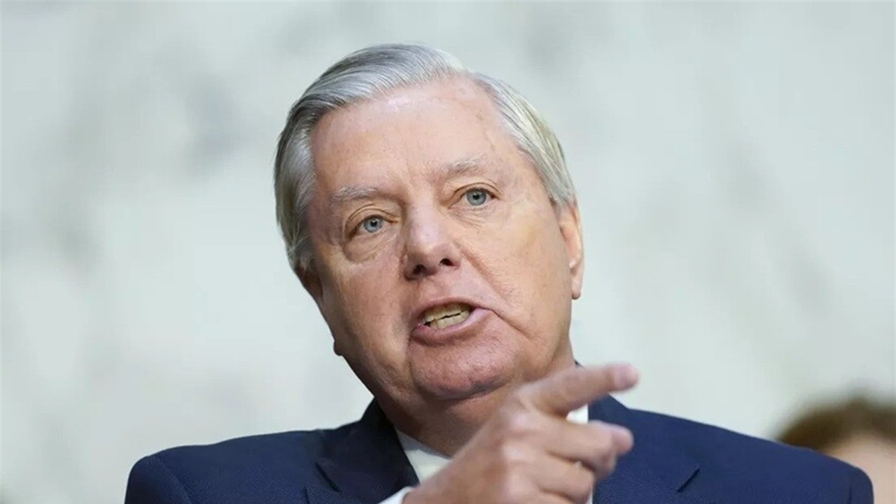 سيناتور أمريكي يدعو ترامب لتزويد أوكرانيا بصواريخ