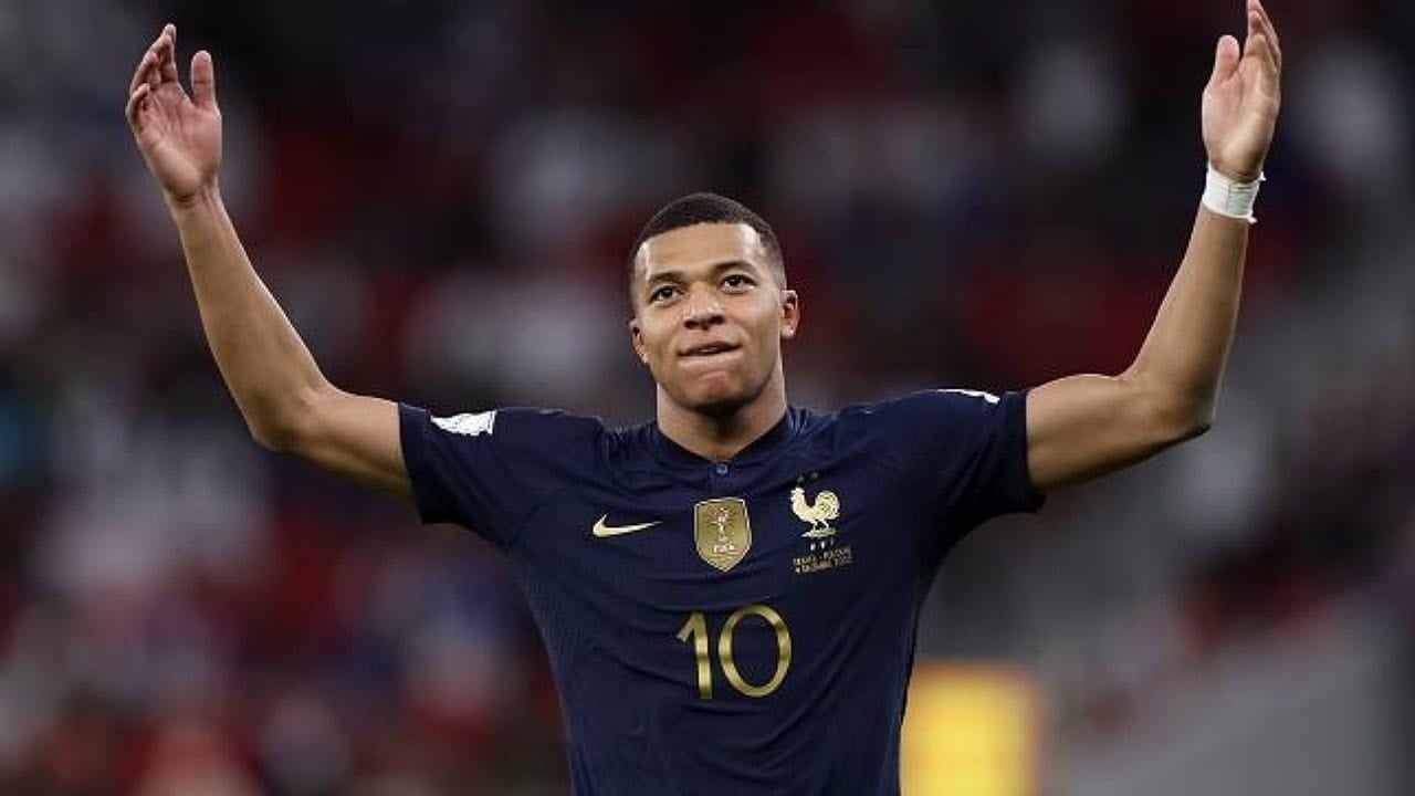 باريس يتلقى محضراً قضائياً من مبابي