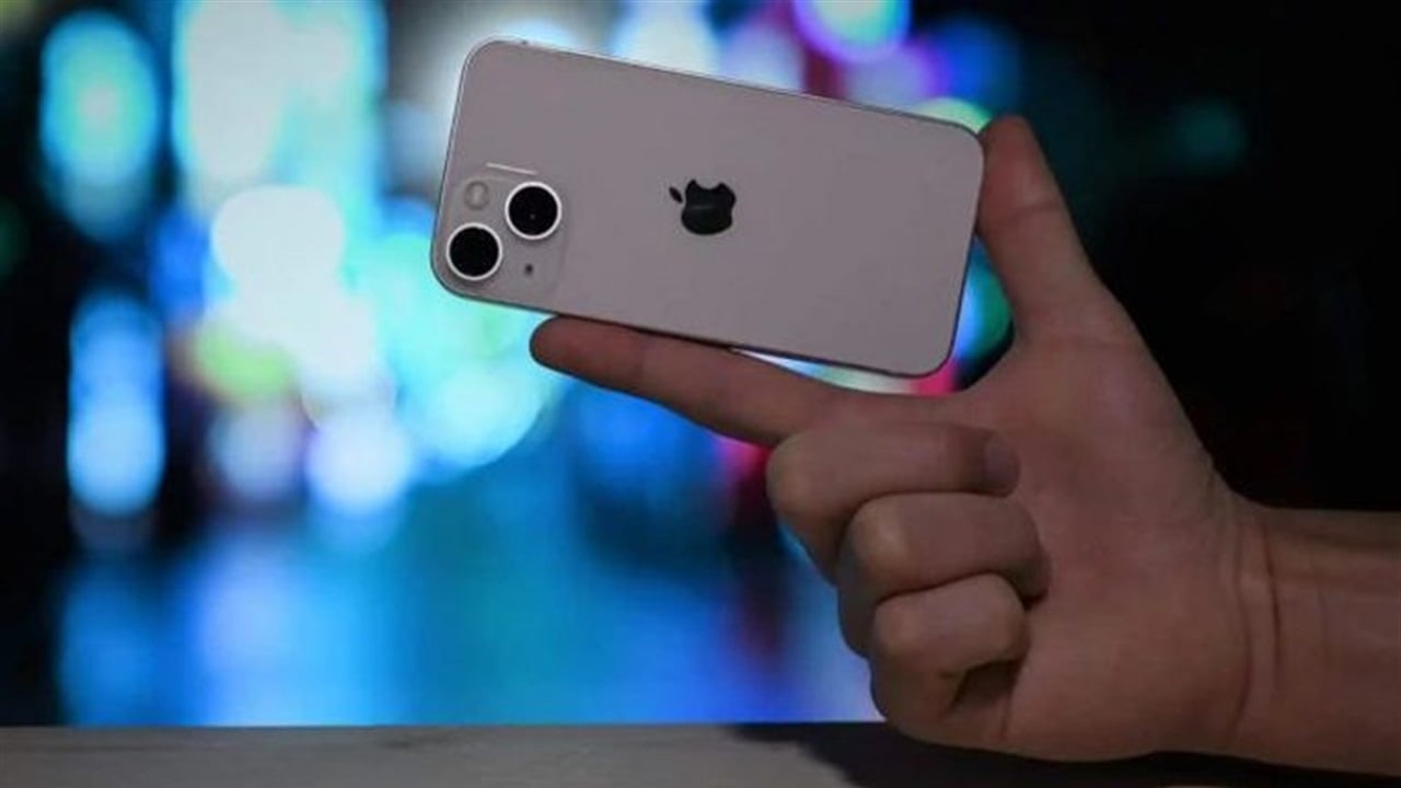 "آبل" تخطط لإطلاق آيفون اقتصادي