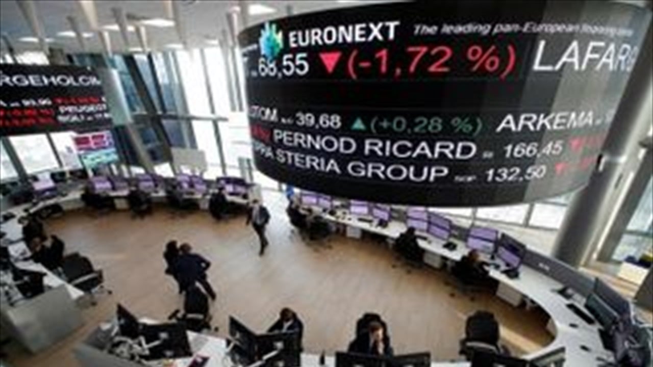 بسبب قلق الذكاء الاصطناعي.. الأسهم الأوروبية تتراجع بحذر  