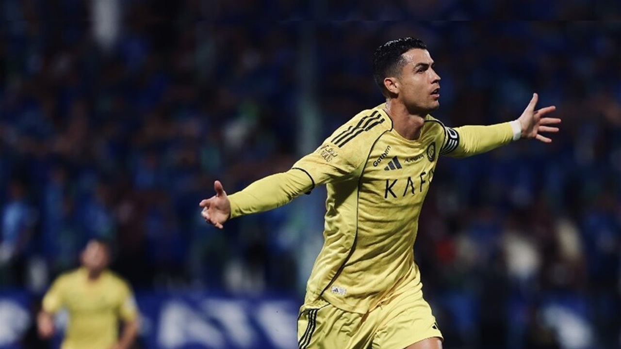 رونالدو يعود إلى هوايته في تسجيل الأهداف بعد "الأزمة"