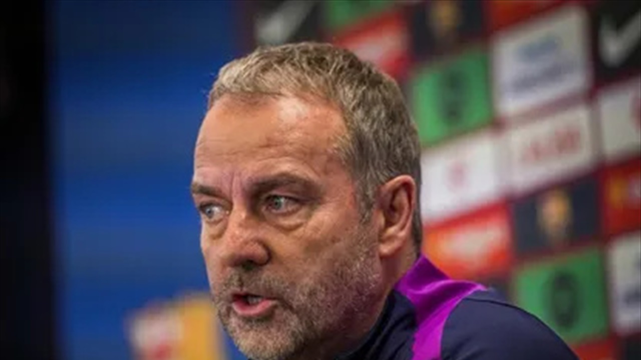 مدرب برشلونة يزف نبأً سعيداً للجماهير