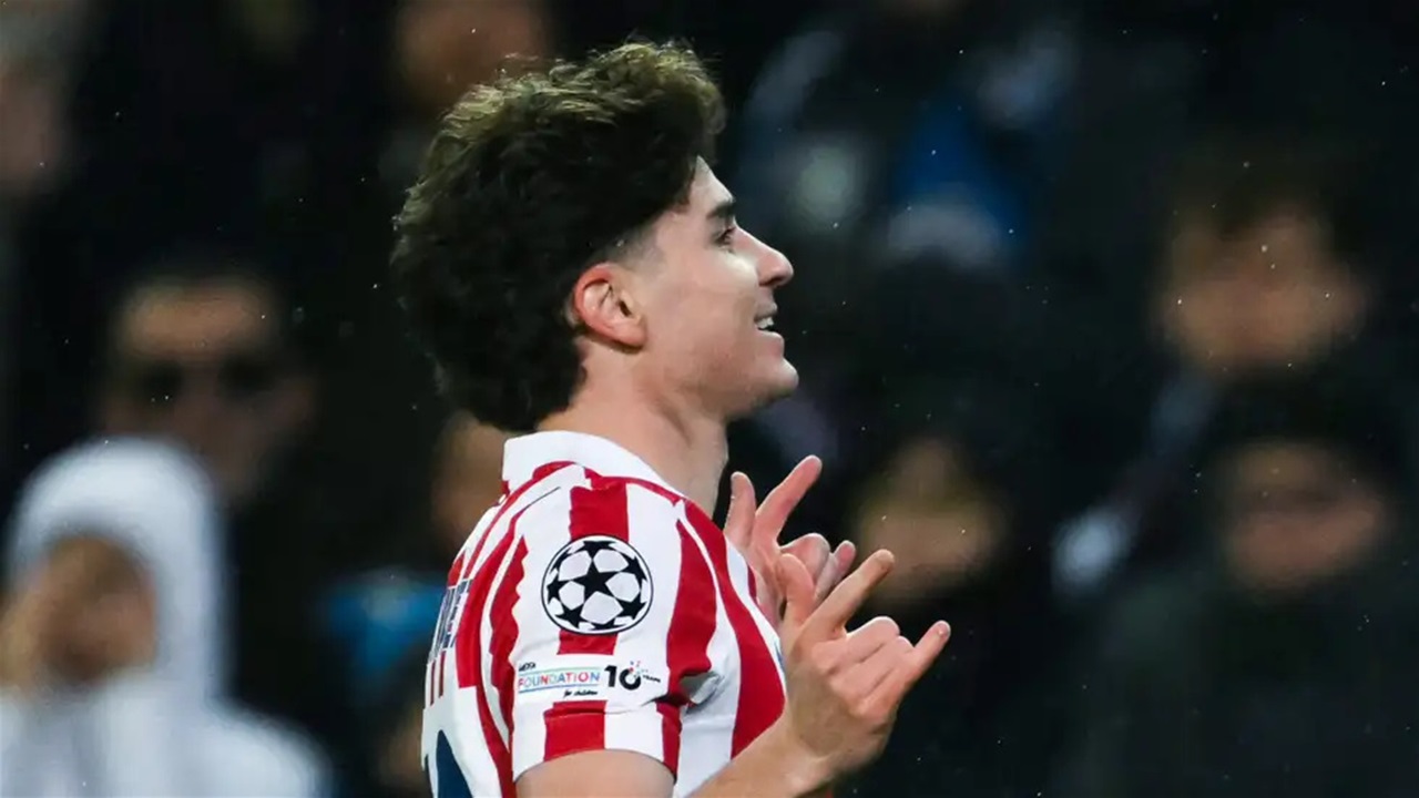 تأكيد أرجنتيني على مغادرة ألفاريز إلى برشلونة