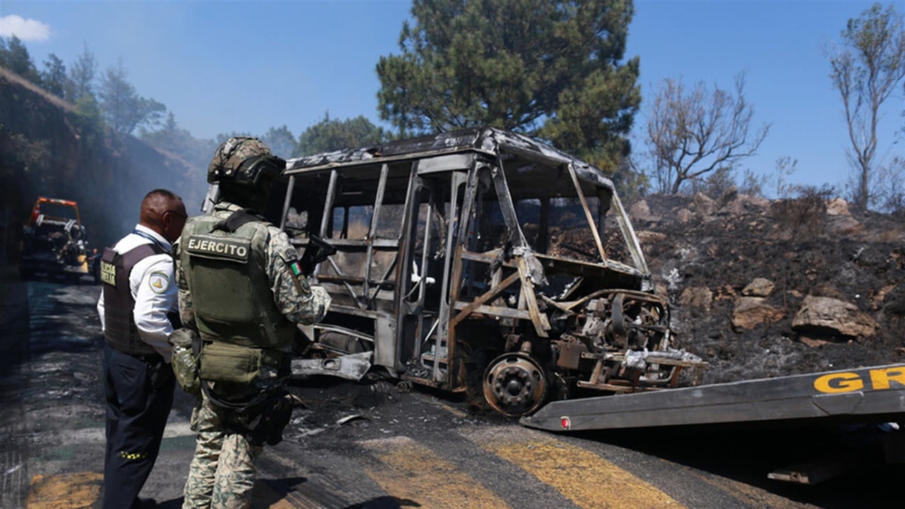 إلغاء جميع الرحلات الجوية في المكسيك 