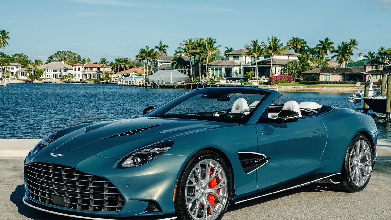 أستون مارتن فانكويش فولانت Wave Edition...  فخامة على هيئة موجة أو عرض مبالغ فيه؟