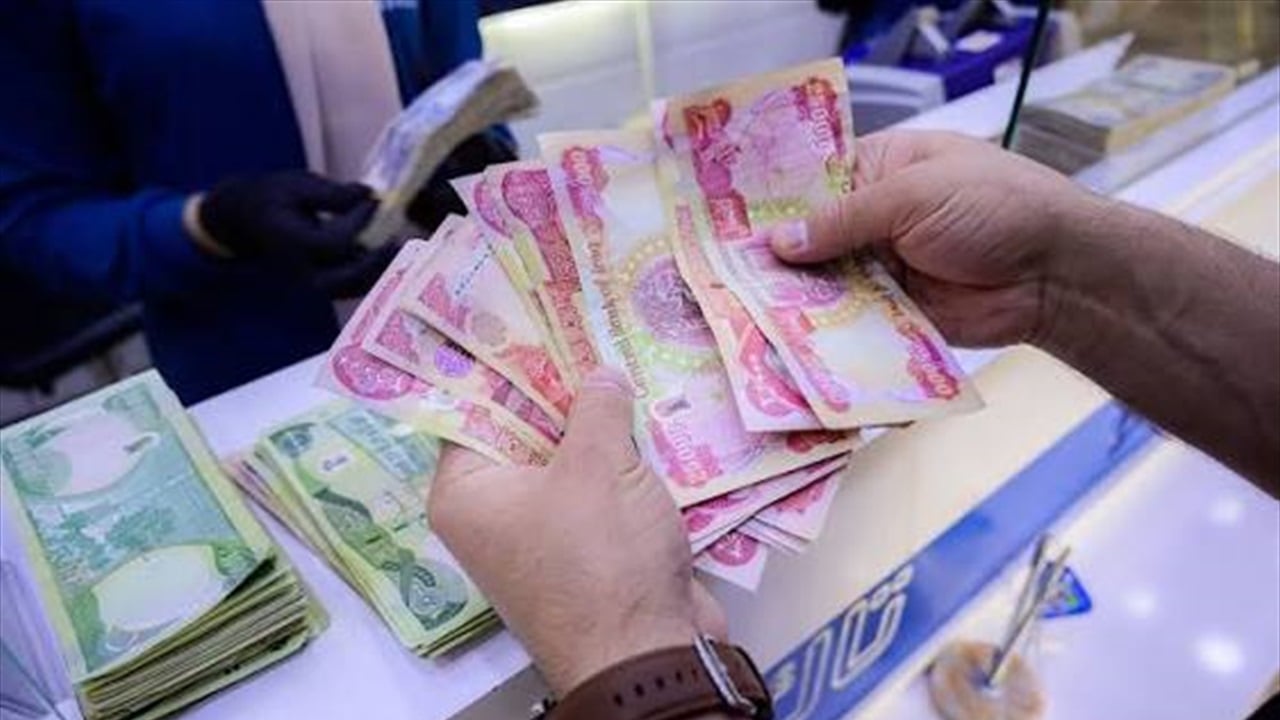 السوداني يوجه بإيقاف استقطاع سلف الموظفين والمتقاعدين لهذا الشهر 