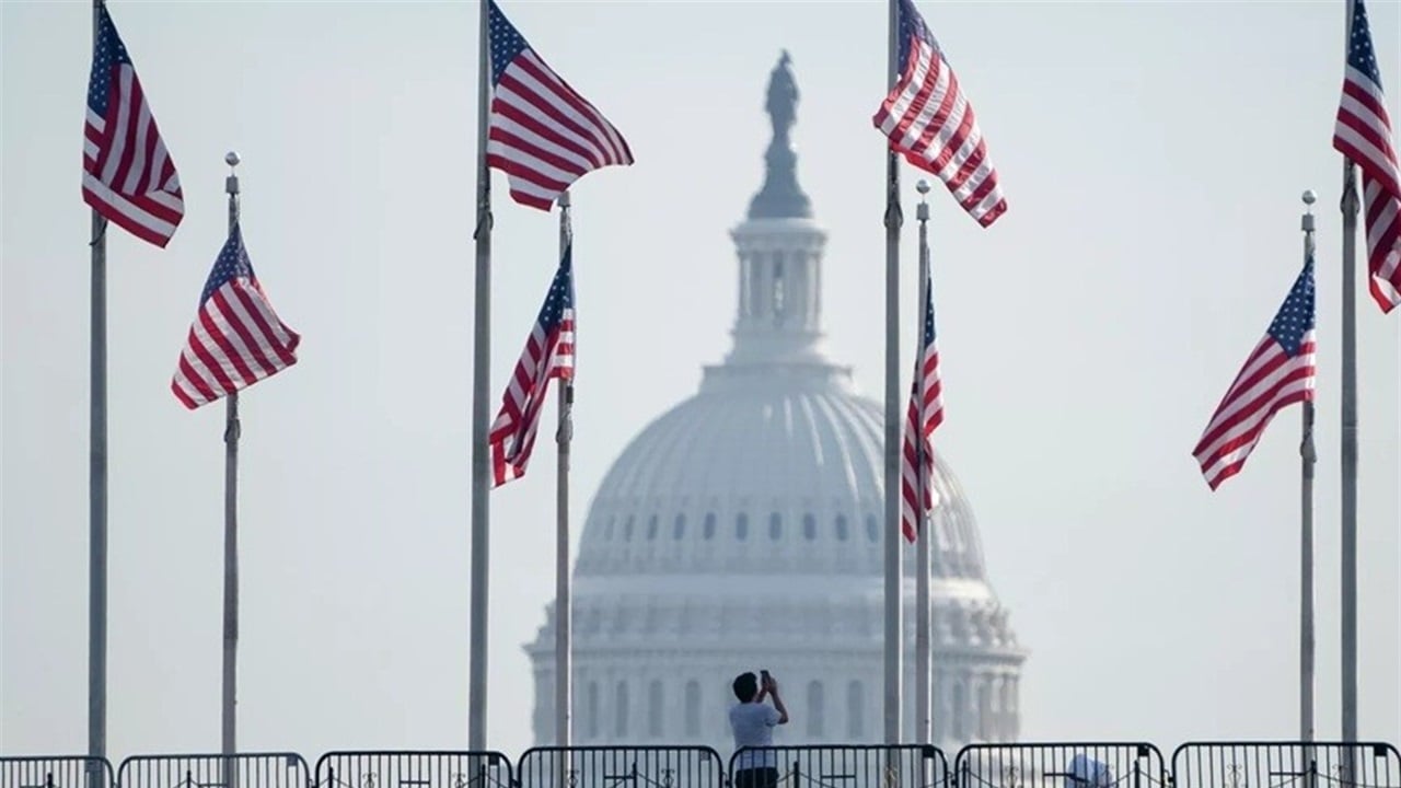 ما علاقة الصين.. طيار أمريكي سابق "خلف القضبان"