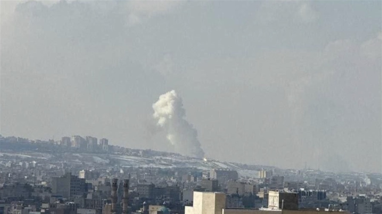 شظايا صاروخ ايراني توقع نحو 30 قتيلاً ومصاباً في اسرائيل 