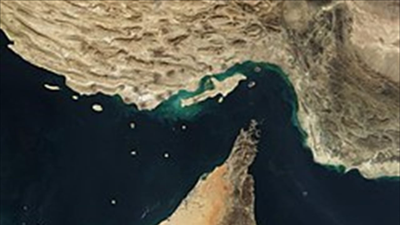 واشنطن: سنعيد تدفق النفط إلى الأسواق عبر مضيق هرمز