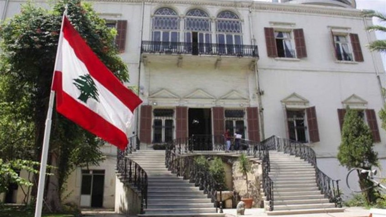 لبنان يسحب الاعتماد عن سفير إيران المعيّن ويمنحه حتى الأحد للمغادرة