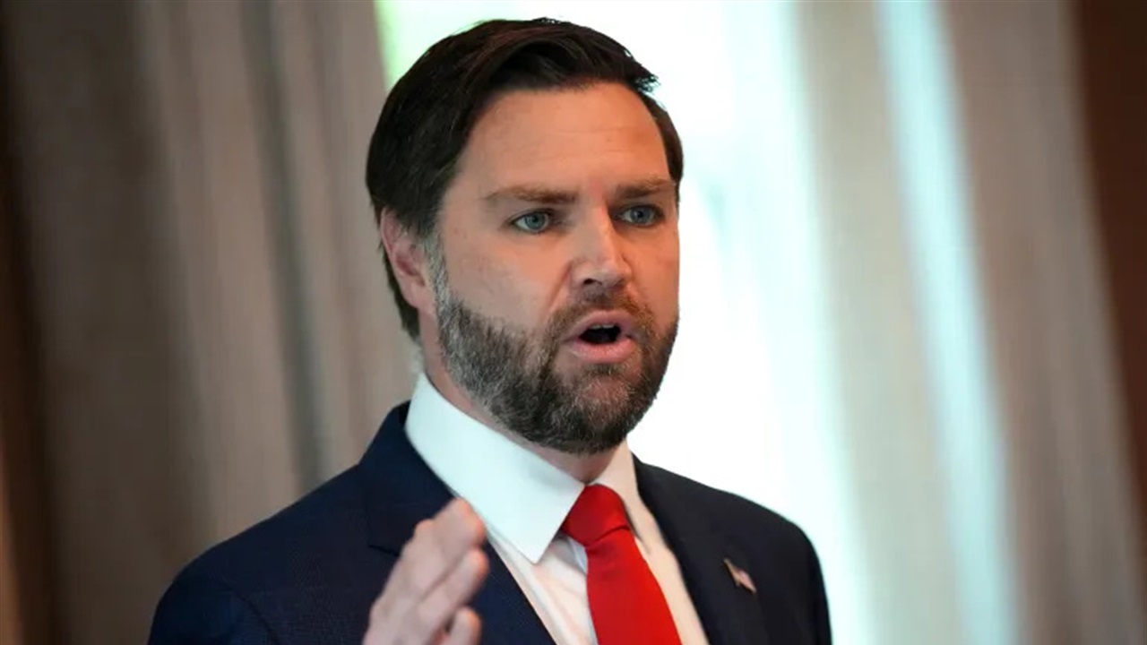 نائب الرئيس الأمريكي: الإيرانيون وافقوا على فتح مضيق هرمز