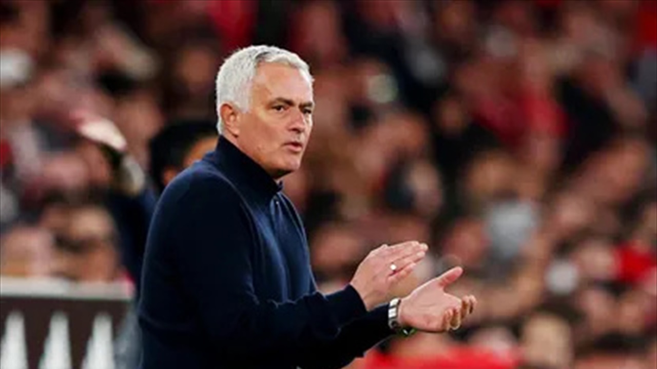 ريال مدريد مهدد بموسم صفري.. هل يعود جوزيه مورينيو للملكي؟